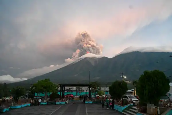 Finalizó la erupción de un volcán y volvió la calma a Guatemala
