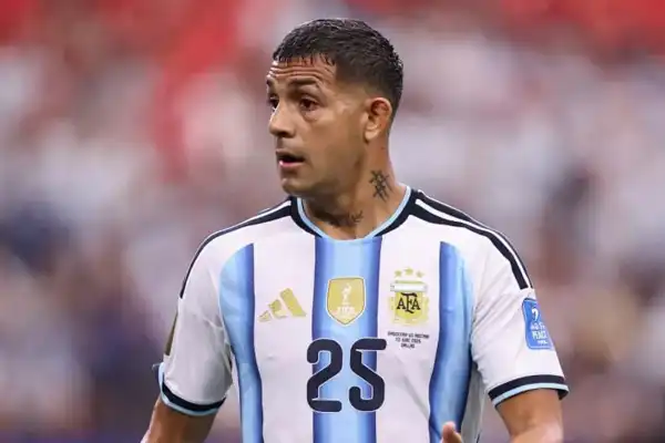 Facundo Medina está a un paso del Bayer Leverkusen tras su Mundial con Argentina
