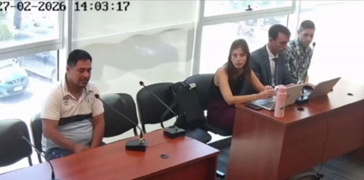 LOS OTROS IMPLICADOS. Jorge Chicho Díaz aparece en una audiencia. A la derecha, con camisa a cuadros, Nicolás Navarro Flores. 