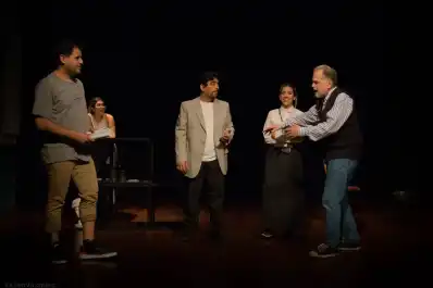 Teatro tucumano: una aparición divina falsa que genera un cambio profundo