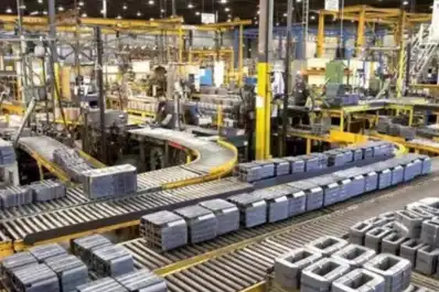 La producción industrial volvió a crecer en junio, aunque cerró el semestre en baja