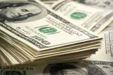 El comportamiento del mercado y del dólar: bonos a la baja, con un Riesgo País en alza