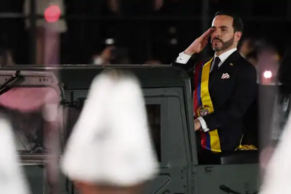 De la Espriella asumió con promesa de “mano dura”