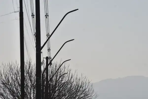 En apenas 14 meses, se destruyeron 433 luminarias públicas en la capital