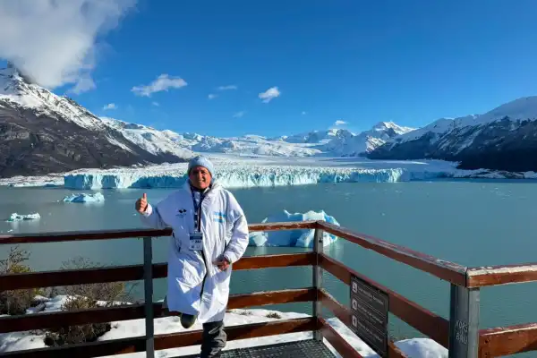 El cirujano que domó al gigante de hielo: Jorge Rodríguez y la hazaña de nadar donde la sangre se congela