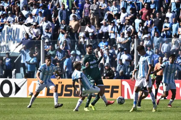 Atlético Tucumán sintió las bajas y sus falencias quedaron al descubierto