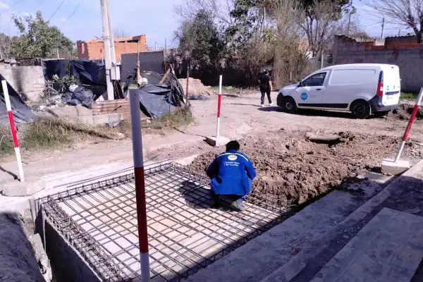 La SAT comenzó la reparación de un colector principal en la zona sur de la capital