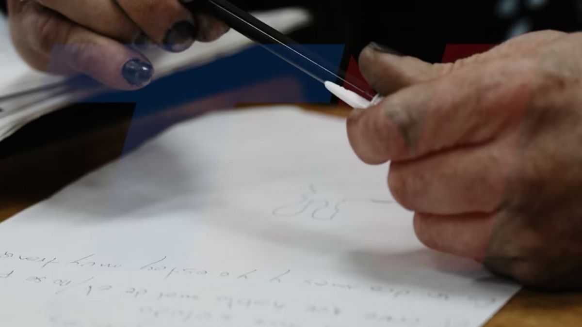 El curioso dibujo que hizo Pity Álvarez mientras esperaba el inicio del juicio.