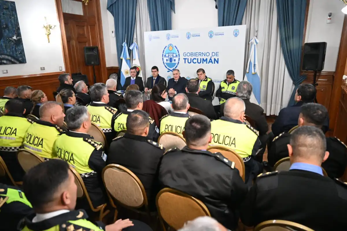 Jaldo reunió a la cúpula policial y pidió “seguir trabajando a fondo” contra el delito en Tucumán