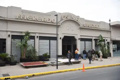 Un renovado Mercado Sarmiento inaugura la campaña de Rossana Chahla por la Intendencia