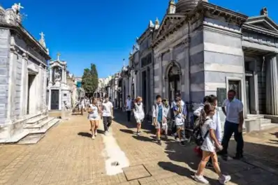 El polémico proyecto de la Ciudad de Buenos Aires para abrir una cafetería en el cementerio de la Recoleta