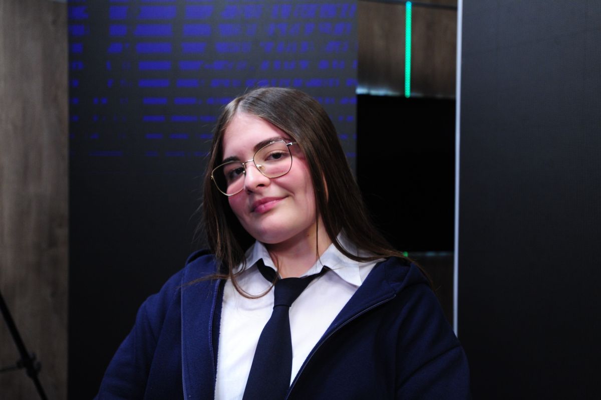 TESTIMONIO. Agostina Denise Carrizo, estudiante del Colegio San Isidro Labrador, durante la producción de LA GACETA en la que contó su sorpresa al descubrir que chicos de primer año ya conocían las plataformas de apuestas.
