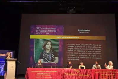 Una ciudad, 68 creadores, 32 países y una multitud detrás de la poesía