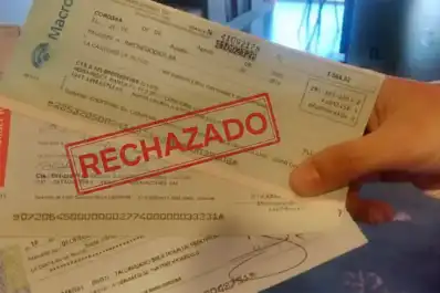 Los cheques rechazados siguen en niveles elevados y se agudiza la liquidez de las pequeñas y medianas empresas