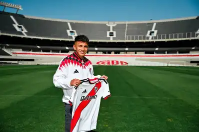Thiago Almada podría debutar en River contra Argentinos: el plan de Eduardo Coudet