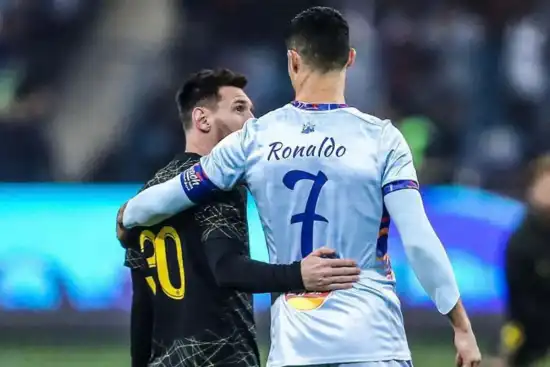 550x367_mensaje-cristiano-ronaldo-para-messi-tras-muerte-padre-1149460-124541.webp