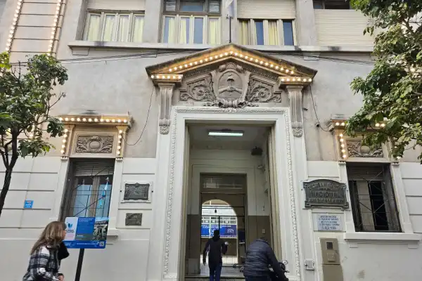 Profundizan las mejoras edilicias y equipan los laboratorios de la Escuela Normal