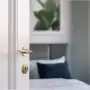 Dormir con la puerta cerrada: qué dice este hábito sobre tu personalidad, según la psicología