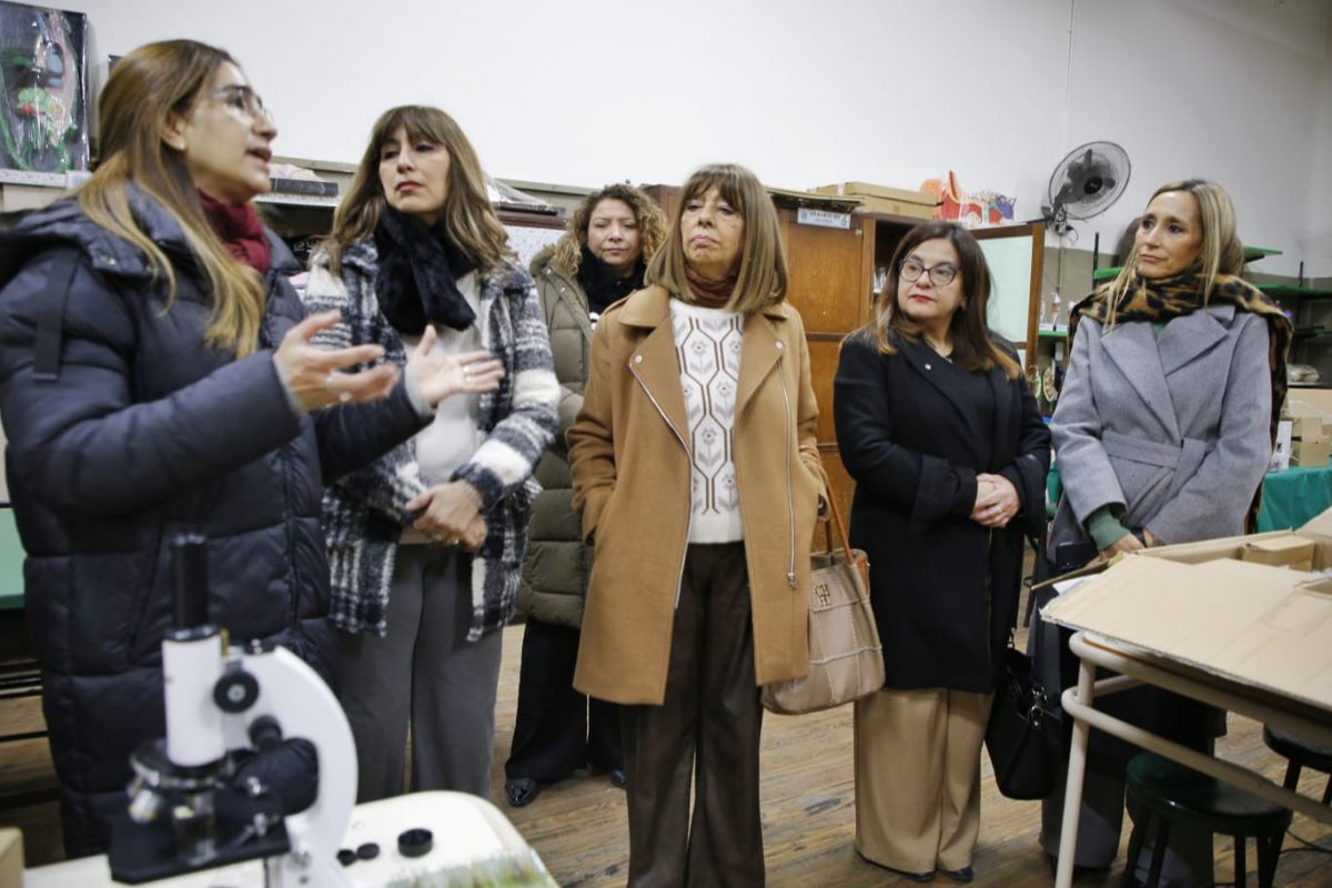 Profundizan las mejoras edilicias y equipan los laboratorios de la Escuela Normal