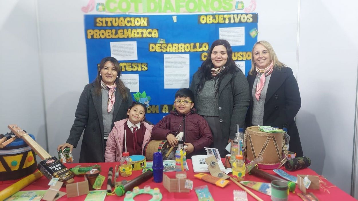 ENTUSIASMO. Alumnos y docentes presentaron las propuestas.