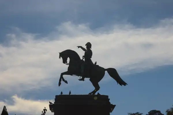 Tres virtudes de San Martín que los políticos tucumanos deberían imitar (pero que algunos no registran)