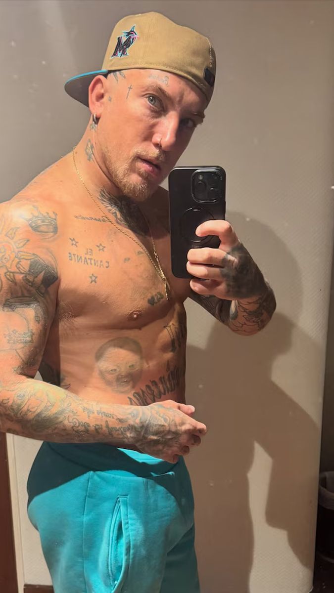 El cambio físico de El Polaco a los 39 años: mostró su abdomen marcado y musculatura