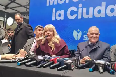 Chahla se lanzó a la contienda y juró transformar la Capital