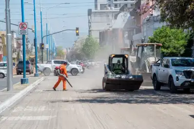 Tras el anuncio de reelección de Chahla, el municipio defendió su plan de obras y destacó la recuperación de más de 360 calles