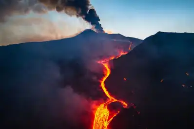 Nueva erupción del volcán Etna deja varados a cientos de turistas: el cráter que puede modificar todo