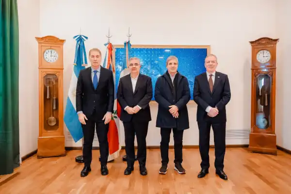 Caputo y Santilli visitaron a Jalil en Catamarca en una señal política hacia los gobernadores aliados