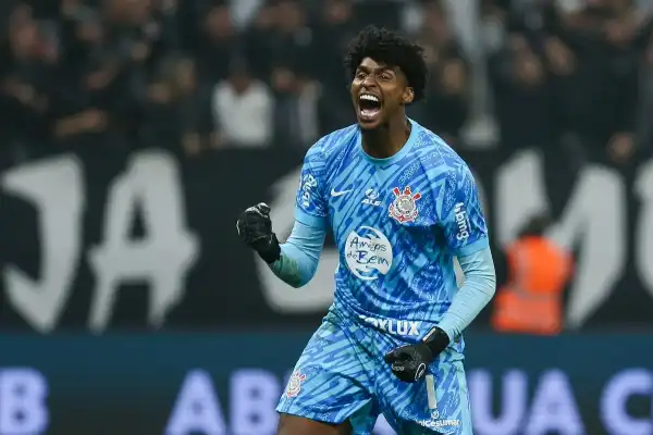 Me llamaron mono: Corinthians denunció racismo de hinchas de Rosario Central contra su arquero