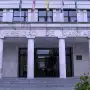 España ofrece una beca para profesionales argentinos: qué cubre y hasta cuándo se puede aplicar
