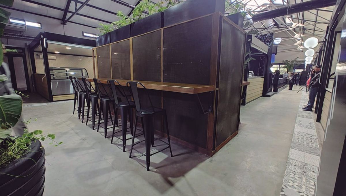 POR DENTRO. El Mercado posee 20 locales comerciales y un bar.