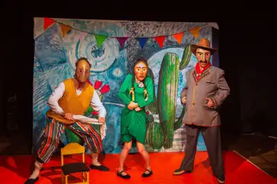 Las máscaras de Lilian Mirkin en “Melodramas”