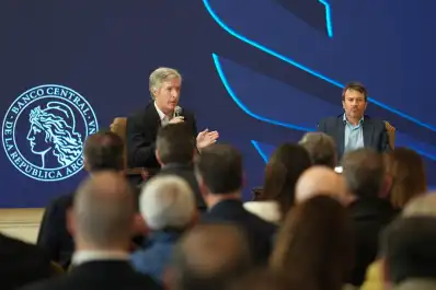 El presidente del Banco Central reconoció que la economía crece mucho más despacio de lo esperado