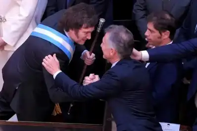 Milei, Macri, el PJ y las brujas de la política en medio de casualidades que nunca son inocentes