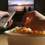 Google TV suma 10.000 películas y series gratis: cómo acceder a Freeplay