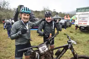 Tienen 69 y 64 años, llevan tres décadas pedaleando juntos y en el Trasmontaña desafían al tiempo