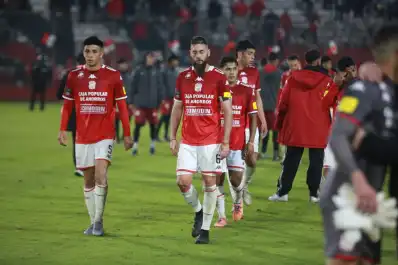 San Martín dejó escapar el triunfo contra Deportivo Madryn y profundizó su crisis