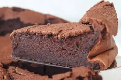 Torta húmeda de chocolate sin harina: la receta fácil de Osvaldo Gross ideal para celíacos