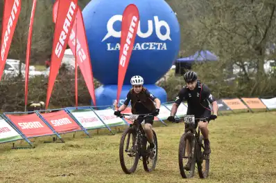 Cruzaron juntos el barro y la emoción los quebró: la historia de un padre y su hijo en el Trasmontañita