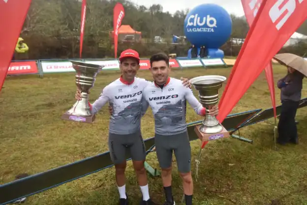 Macías y Contreras hicieron historia en el Trasmontaña del mountain bike