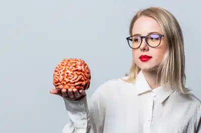 Cognición investida: la ciencia confirma que el cerebro trabaja distinto según la ropa que usás