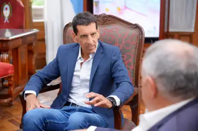Vargas Aignasse: Miles de familias ya no se endeudan para progresar, sino para no retroceder