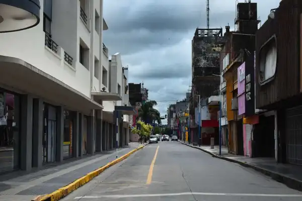 Lunes feriado: cómo será la atención de supermercados, comercio y demás servicios este 17 de agosto
