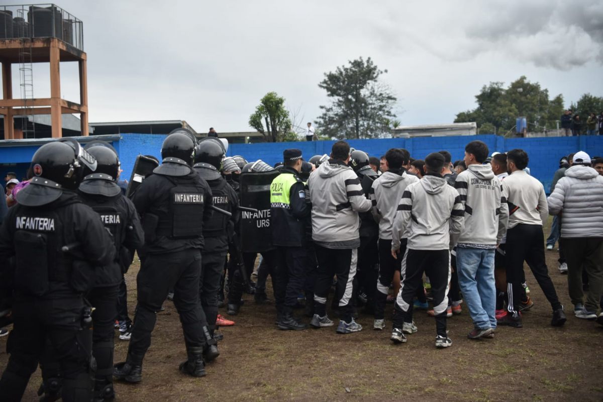 Graves incidentes en la final de la Liga Tucumana: el partido quedó suspendido
