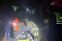 Cinco personas fueron rescatadas tras caer con una camioneta por un barranco en Tafí del Valle