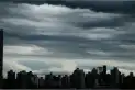 Rige la alerta naranja y amarilla en medio país: las provincias afectadas por tormentas, granizo, viento zonda, nevadas y frío extremo