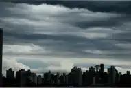 Rige la alerta naranja y amarilla en medio país: las provincias afectadas por tormentas, granizo, viento zonda, nevadas y frío extremo