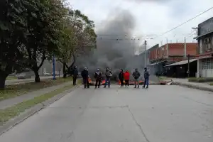 No somos libres de caminar: el desesperado reclamo de los vecinos de San Carlos ante la ola de robos